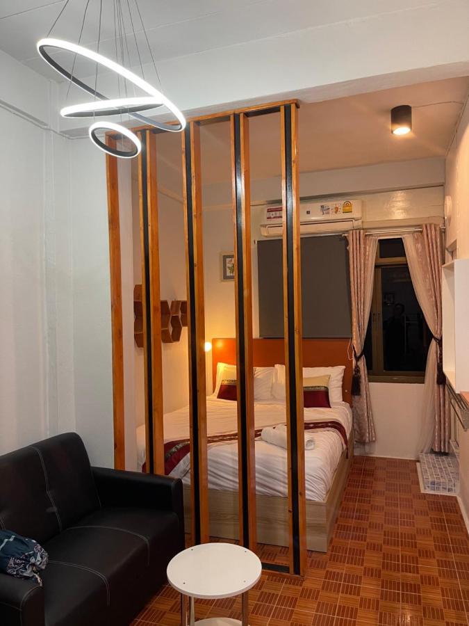 อโคซีพอชเทล Hotel กรุงเทพมหานคร ภายนอก รูปภาพ